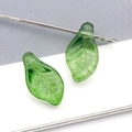 Pendentif feuille en verre vert émeraude translucide avec bord doré pour bijoux DIY - Feuille de vigne / Vert Foncé Transparent