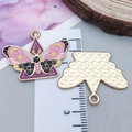 Emaille vlinder hanger met paarse vleugels en maan sterren voor DIY sieraden maken - Paarse Emaille Driehoek Vlinder Stijl (24991)