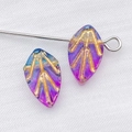 DIY lila Glasperle in Blattform mit goldenen Blattadern für die Schmuckherstellung - Transparentes Blau-Violett Verlauf Mit Goldvergoldung (1 Stück)