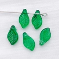 Pendentifs feuilles en verre vert pour bijoux avec texture de nervures réaliste - Feuille de Vigne Traversante (26671) / 1 Pièce (12x7mm) / Vert foncé transparent