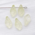 Cinq pendentifs feuilles en verre translucide vert clair pour création de bijoux DIY - Feuille de Vigne Traversante (26673) / 1 Pièce (12x7mm) / Vert jaune transparent