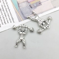 Détail macro du pendentif haltérophile en alliage argent antique pour bijoux DIY - Haltérophile (Argent Antique) 28x31mm (16931)