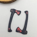 Pendentif de hache d'Halloween noir avec taches de sang rouges pour bijoux DIY - Hache Sanglante en Acrylique Halloween (16983)