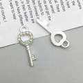 Herzförmiger Schlüsselanhänger in Silber mit Kristallen für DIY Schmuck - 8x23mm