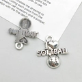 Dettaglio del ciondolo a cuore softball in argento antico per gioielli fai-da-te - Amo il Baseball con Lettere Argento Antico (11150)