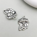 Ciondolo teschio vintage in argento con cappello per creazione gioielli fai da te - Stile Teschio Argento Antico (10886)