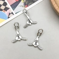 Trois pendentifs crosse de hockey et palet en argent antique pour bijoux DIY - Style de Bâton de Hockey en Argent Antique 16*22mm (10679)