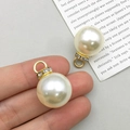 Detailansicht des Perlenanhängers mit goldener Legierung und Kristallverzierung - KC Gold CCB Perle Strass Kreis 16mm (16155)