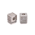 Macro-opname van zilveren vierkante bedels met zirkonia micro-pave voor het maken van sieraden - Zilver Wit Zirkoon
