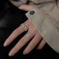 Ensemble de bagues géométriques argentées au style minimaliste sur mannequin réel - Argent (ZJ4165)