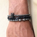 Set van 3 zwarte matte kralenarmbanden met kruis, kroon en halter hangers voor heren - Dumbbell Kroon & Kruis Combinatie (ZJ12971)