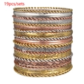 19-delige stapelbare armbandenset in goud, zilver en roségoud metaalfinish - Driekleurig Gemengd Reliëf Stijl (ZJ10590)