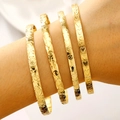 Vierdelige gouden vintage armbandset met bloemen- en hartpatronen om te stapelen - Gouden Retro Gesneden Armring Stijl (ZJ12730)