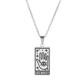 Vue détaillée du pendentif tarot argenté avec main de Hamsa et gravure Fortune - Style Fortune Argent (ZJ5378)