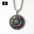 Dettaglio del ciondolo Occhio di Horus in bronzo e blu con collana in acciaio inox - Stile Occhio di Horus (A) / Ciondolo con Catena Box (50cm)