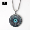 Détail d'un pendentif en acier inoxydable avec œil bleu maléfique et chaîne à maillons - Style d'Œil Mystique Mécanique (E) / Pendentif avec Chaîne Box (50cm)