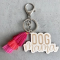 Porte-clés en bois Dog Mama avec pompon rose dégradé et crochet en métal argenté - Style de Gland Dégradé Rose Foncé Rose Rose Clair (1)