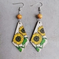 Bohemian dangle earrings with wooden beads and sunflower print in a retro ethnic style - Yellow Sunflower Style (1)