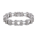 Detailopname van de gepolijste roestvrijstalen fietsketting armband met stevige sluiting - Zilveren Kettingstijl / Zilver (ZJ11076)