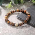 Boheems armbandje met bruine jaspis kralen en metalen spacers op steen - ZJ11746-Houten Kralen en Hematiet Retro Armband