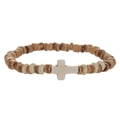 Detail van een kralen religieuze armband met kokosnoot kralen en een witte kruis hanger - Donkerbruin Met Beige Kruis Stijl (ZJ11979)
