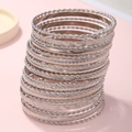 15-delige set zilveren metalen armbanden in etnische stijl met gehamerd patroon - Zilveren composiet gegraveerde gelaagde armbanden (ZJ12175)