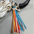 Western stijl sleutelhanger met koeienkop, kleurrijke kwastjes en strass hanger - Imitatie Koehaar Stierenkop (3)