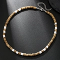 Collier bohème avec perles en bois marron et disques blancs avec fermoir réglable - Style Cylindre Bois Marron Blanc (ZJ12767)