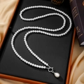 Elegante collana di perle a più strati con ciondolo barocco e chiusura in metallo argento - Cordino con Perle Barocche (ZJ13704) / Bianco (ZJ13704)
