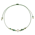 Detail van verstelbare groene kralenarmband met barokparel en gouden kralen - Donkergroene Gefacetteerde Kralen met Kunstmatige Parel Stijl (ZJ15108)
