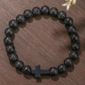Handgemaakte zwarte lavasteen kralenarmband met een minimalistisch kruisje - Matte Lava Helemaal Zwart Stijl (ZJ14085)