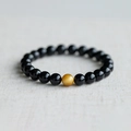 Pulsera de hombre con cuentas negras y una piedra ojo de tigre dorada central - Estilo Obsidiana con Detalle de Ojo de Tigre(ZJ10764)