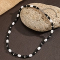 Minimalistische Herren Perlenkette mit schwarzem Onyx und silbernen Metallelementen - Schwarz-Weiße Perlen Patchwork Silberkette (ZJ14962)