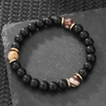 Minimalistische armband van matzwarte kralen met accenten van natuurlijke lavasteen - Minimalistisch Mat Zwart Drie Stenen Geweven Stijl (ZJ13966)