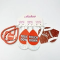Conjunto detallado de pendientes de rugby con forma de gota en madera y cuero sintético - Set Tema Naranja Blanco