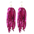 Vue détaillée des paillettes fuchsia sur des boucles d'oreilles tendance à pompons - Style de Gland Rouge Rose (5)