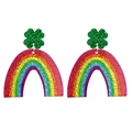 Detalle de aretes de trébol verde con brillo y colgantes de arcoíris de acrílico - Estilo Trébol de Cuatro Hojas Degradado Arco Iris (12)