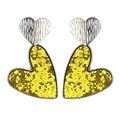 Détails des boucles d'oreilles cœur avec paillettes jaunes et finition métal brossé - Jaune