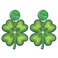 Detalle de los pendientes de trébol verde con purpurina para San Patricio y cristal blanco - Estilo Trébol con Purpurina Verde Esmeralda (8)