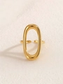 Makroansicht von poliertem goldenem Ovalring mit dickem Band und offenem Design - Gold (ZJ503)