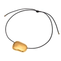 Minimalistische goudkleurige ketting met organische hanger en zwart koord - Goud