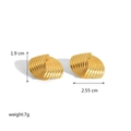 Gouden waaiervormige roestvrijstalen oorbellen met textuur, 1,9 cm hoog en 2,55 cm breed - Waiervormige Gelaagde Textuurstijl (FT-EH-367-1) / Goud