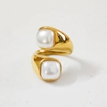 Detail van vergulde roestvrijstalen open ring met twee vierkante barokke parels - Vierkante Witte Parel Vintage Dikke Stijl (FT-JZ-372-6)