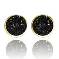 Gros plan de boucles d'oreilles druzy dorées avec cristaux noirs et reflet miroir - Bord Doré Noir