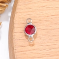 Gefacetteerde rode kristallen geboortesteen bedel met zilveren rand en dubbele ringen - 6mm / Zilver Januari (P2371)