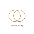 Dettaglio degli orecchini a cerchio in acciaio inox oro rosa 20 mm con chiusura - 20mm / Oro
