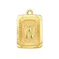 Detailansicht des rechteckigen goldenen Anhängers mit geprägtem Buchstaben W und Sonnenstrahl-Muster - Buchstabe W Stil (A0443-W)