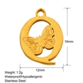 Dettaglio del ciondolo a farfalla lettera Q in acciaio inossidabile oro con misure - Stile Lettera Q (SS0208)