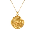 Dettaglio del ciondolo a moneta placcato oro 18k con rilievo dello zodiaco leone - Leone (XL0094)