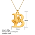 Dettaglio del ciondolo lettera B in oro 18K con incisione a farfalla e misure - Lettera Farfalla B (B-XL0193)